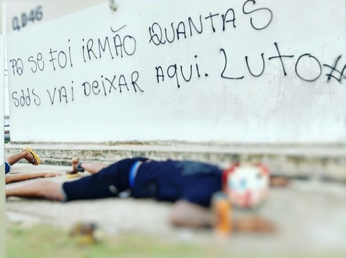 Jovem é preso enquanto 'fazia homenagem' para comparsa morto em Manaus