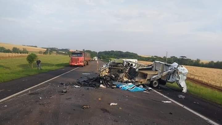Homem morre e mais de 40 torcedores do Grêmio ficam feridos em acidente no RS