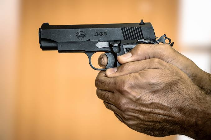 Em Manaus, casal é preso ao tocar o terror e promover tiroteio em avenida