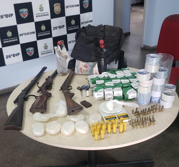 Em meio a guerra entre facções, polícia apreende armas e drogas no Monte Horebe