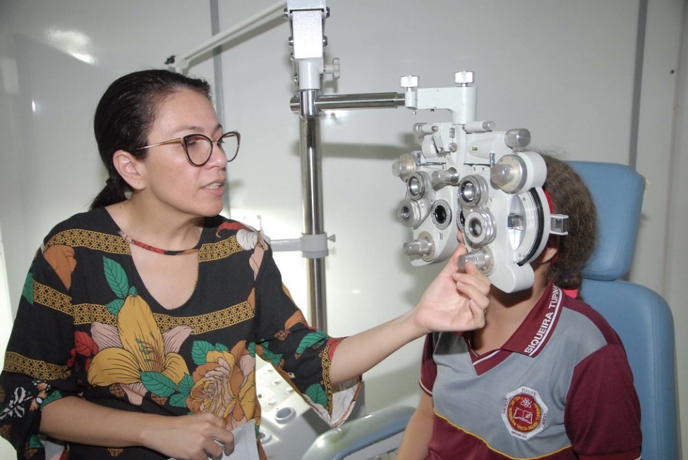 Mutirão oftalmológico atende crianças de escolas públicas da zona Norte de Manaus