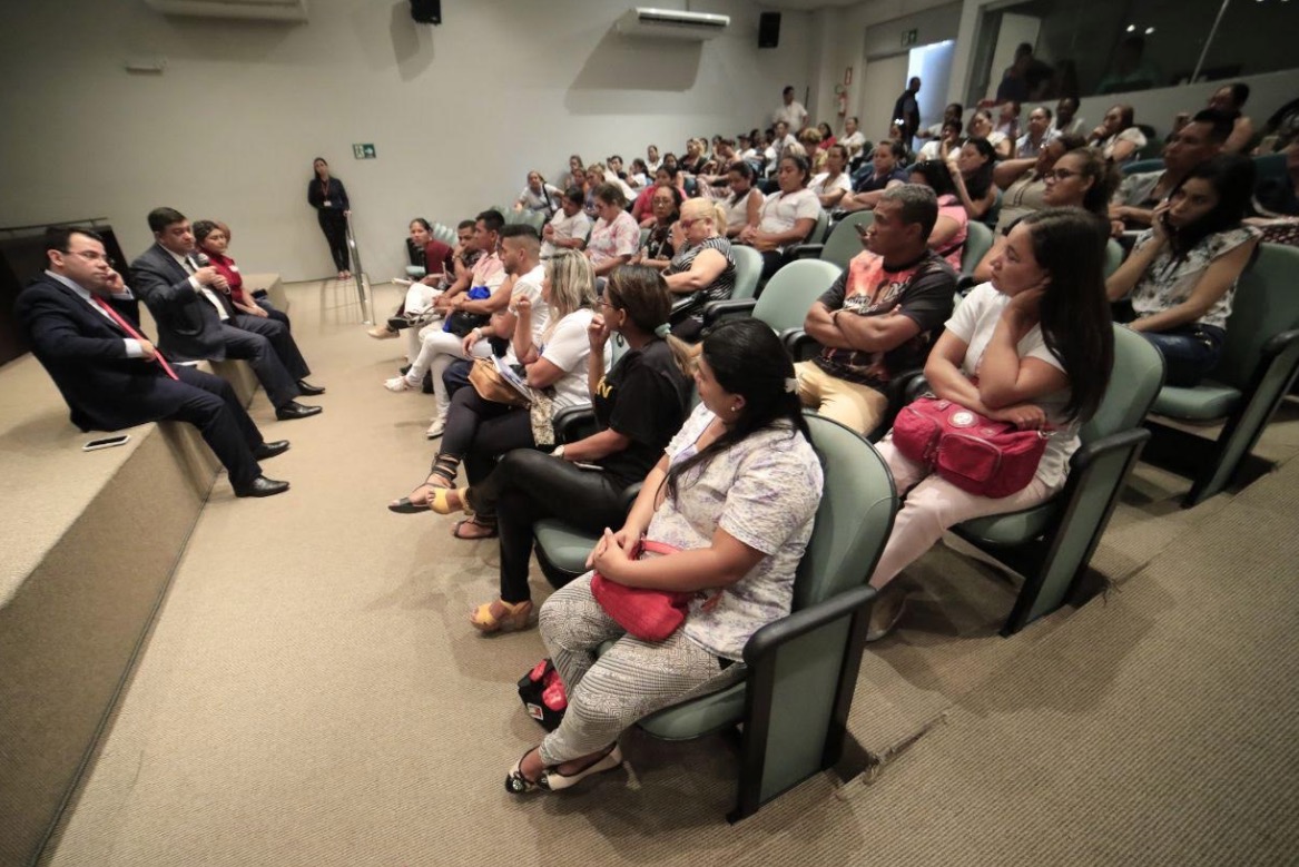 Terceirizados da saúde anunciam greve de 70% dos serviços no Amazonas