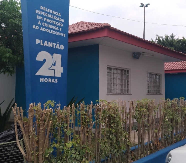 Mãe denuncia suspeito de aliciar filha adolescente em Manaus