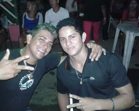 Amigos são assassinados a tiros em bar no Amazonas