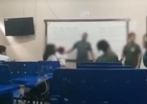 Coordenador de escola expulsa aluna da sala por estar com filha no colo em Manaus