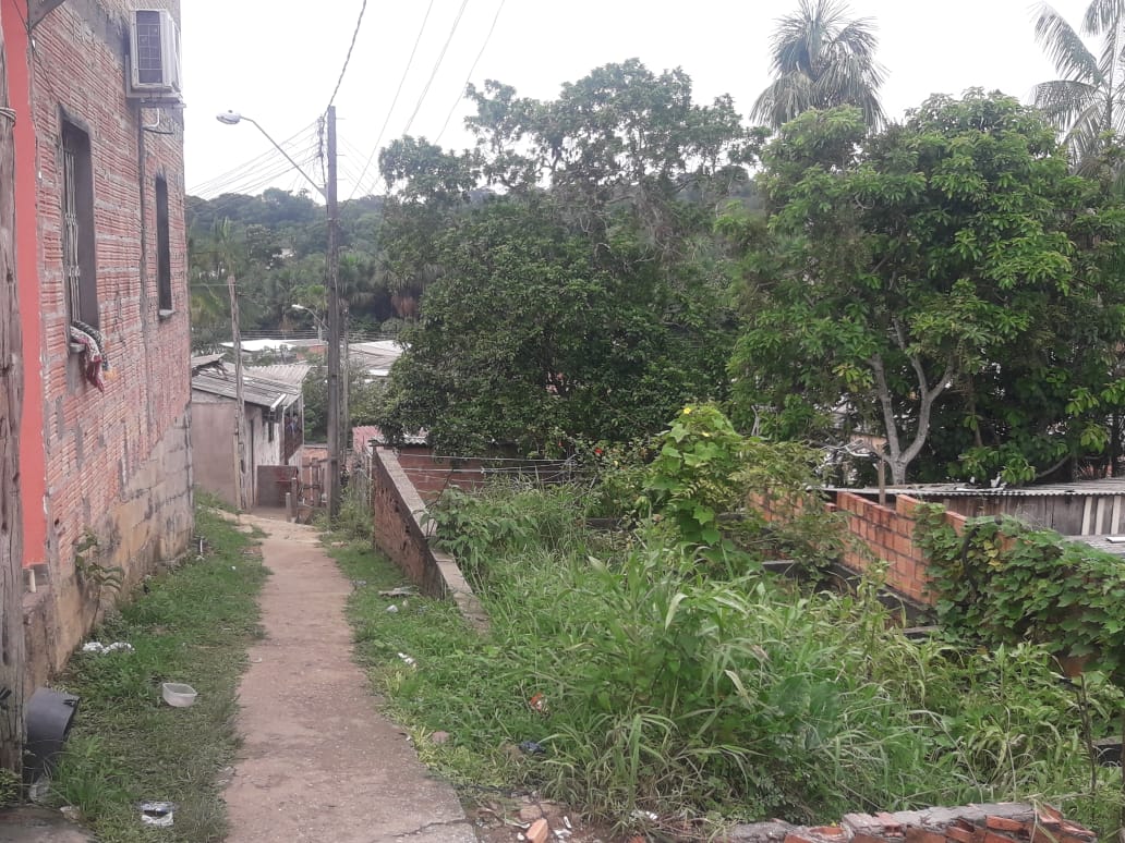 Embriagado, idoso morre ao despencar de escada em Manaus