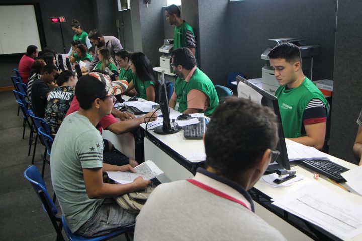 Bolsa Universidade convoca 100 beneficiários para prestação de serviços em Manaus