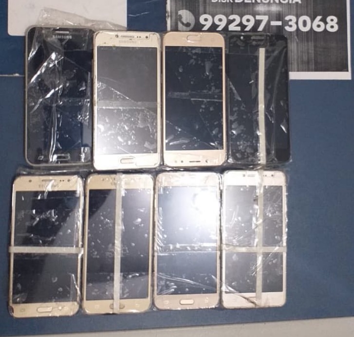 Cadeirante é flagrada tentando entrar com oito celulares em presídio de Manaus 