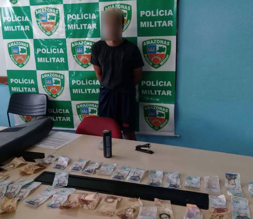 Venezuelano é preso com carro furtado e dinheiro em Manaus