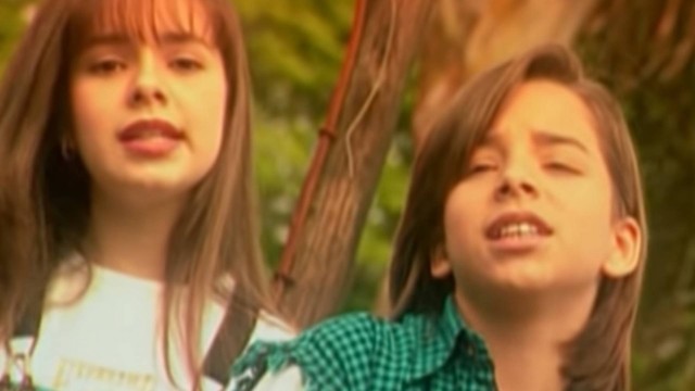 Série sobre Sandy & Júnior ganha trailer nostálgico; vem ver