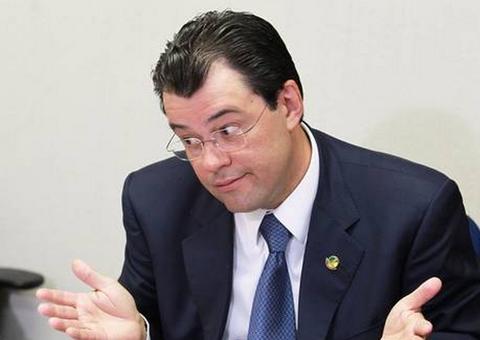 Eduardo Braga diz que desempregado vai bancar emprego para jovens