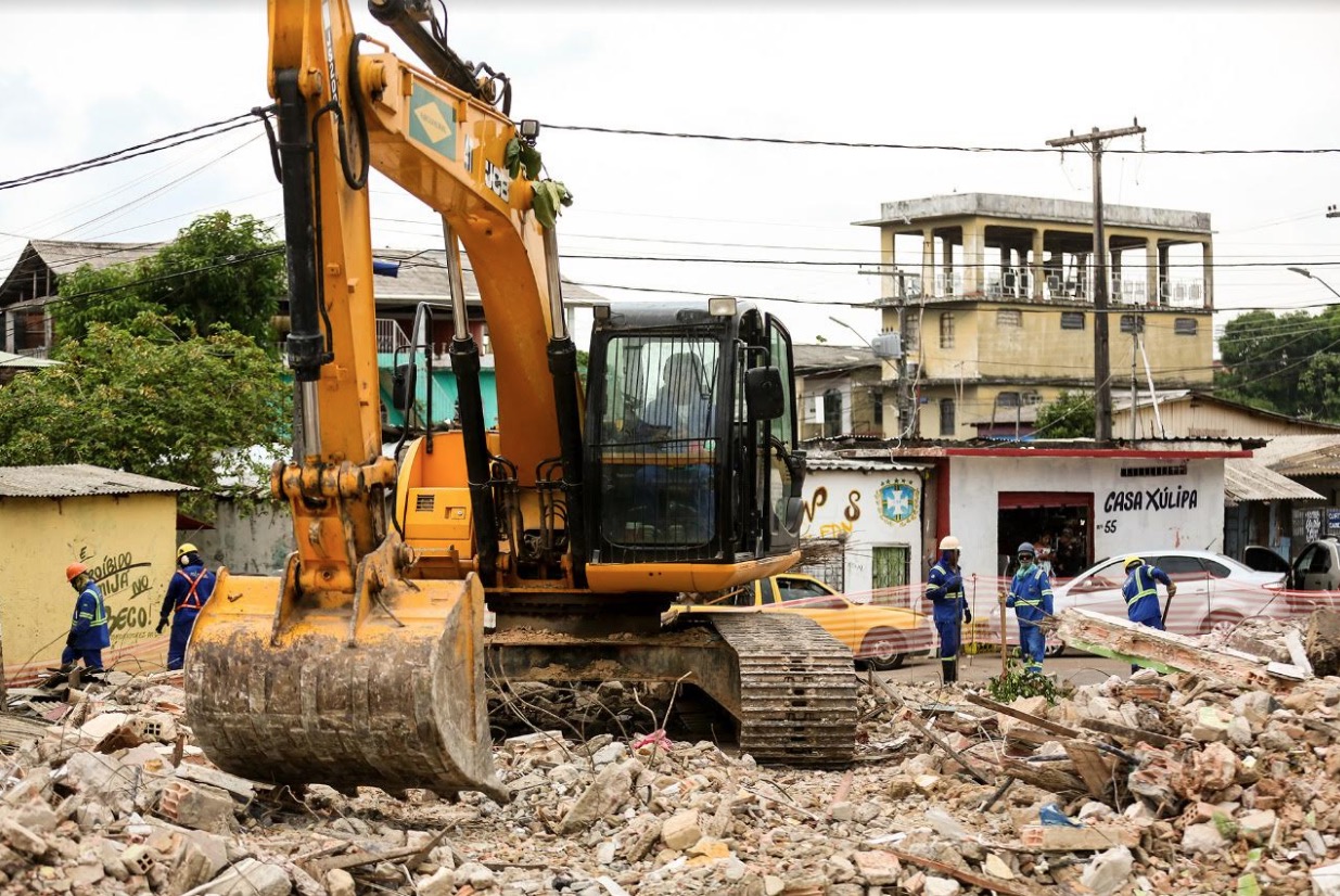 Casas são demolidas para obras do Prosamim na zona Sul de Manaus 