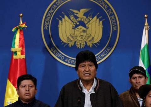 Em novo dia de protestos, Evo diz que pode voltar à Bolívia para 'pacificar' o país