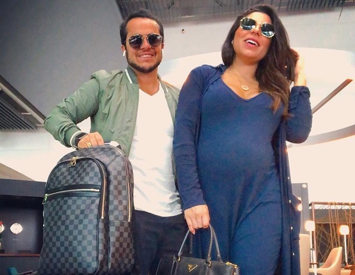 Thammy Miranda e Andressa Ferreira embarcam para os EUA para ter bebê: ‘voltamos três’