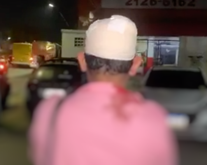 Assaltantes agridem motorista com coronhada durante assalto em Manaus 