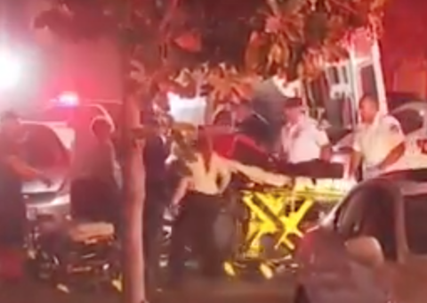 Atirador invade festa em residência, mata quatro e deixa feridos na Califórnia 