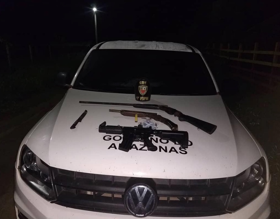 Polícia apreende espingardas em casa abandonada no Amazonas