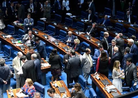Senado finaliza voto dos destaques da PEC Paralela em primeiro turno