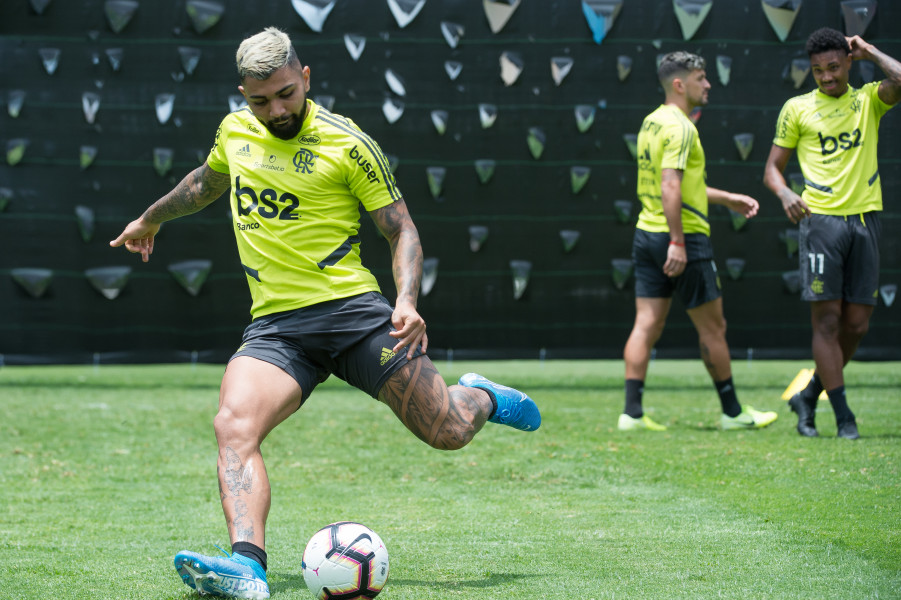 Libertadores: Ronaldo Fenômeno está preocupado com temperamento de Gabigol 