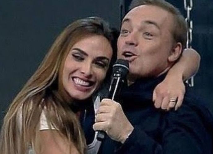 Nicole Bahls é alertada sobre morte fake de Gugu, não entende e vira piada 