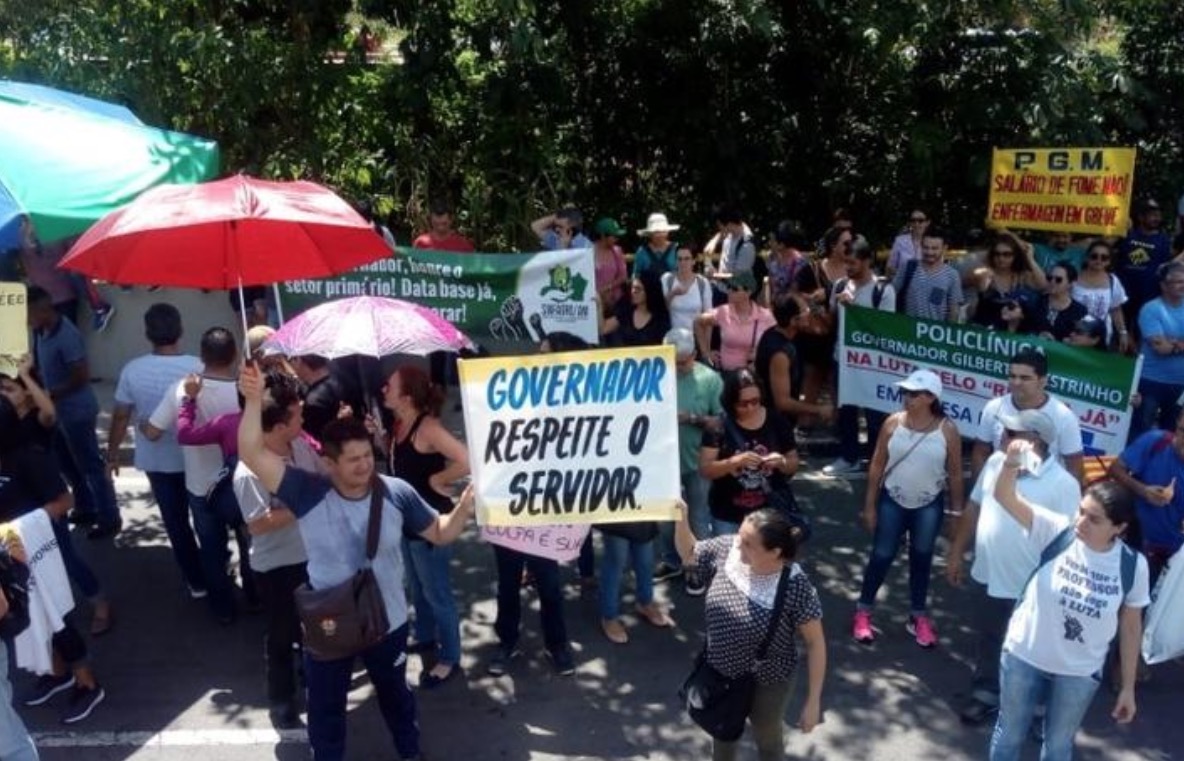 Governo paga primeira parcela do 13º salário de servidores no Amazonas 
