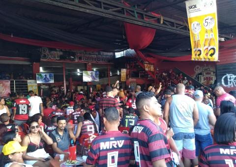 Torcida do Flamengo lota bares e ruas de Manaus para final da Libertadores 
