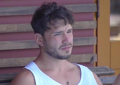 Internautas se revoltam com atitude de Lucas Viana e exigem que peão seja expulso