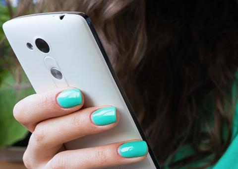 Operadora é condenada a pagar danos morais por ligar muito para cliente