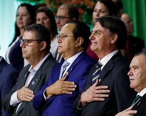 Mandaram a gente Jair se acostumando, Mas assim é demais...