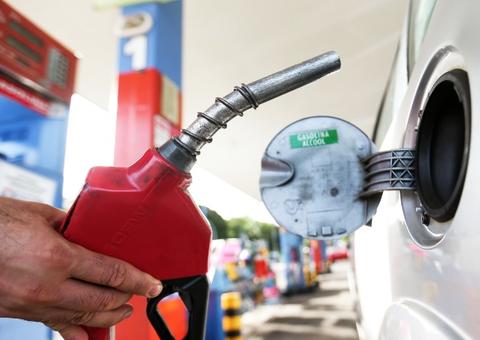 Petrobras reajusta preço da gasolina em 4% nas refinarias