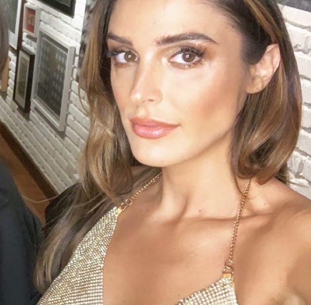 Rafa Brites surge nua na banheira em foto de trabalho de parto