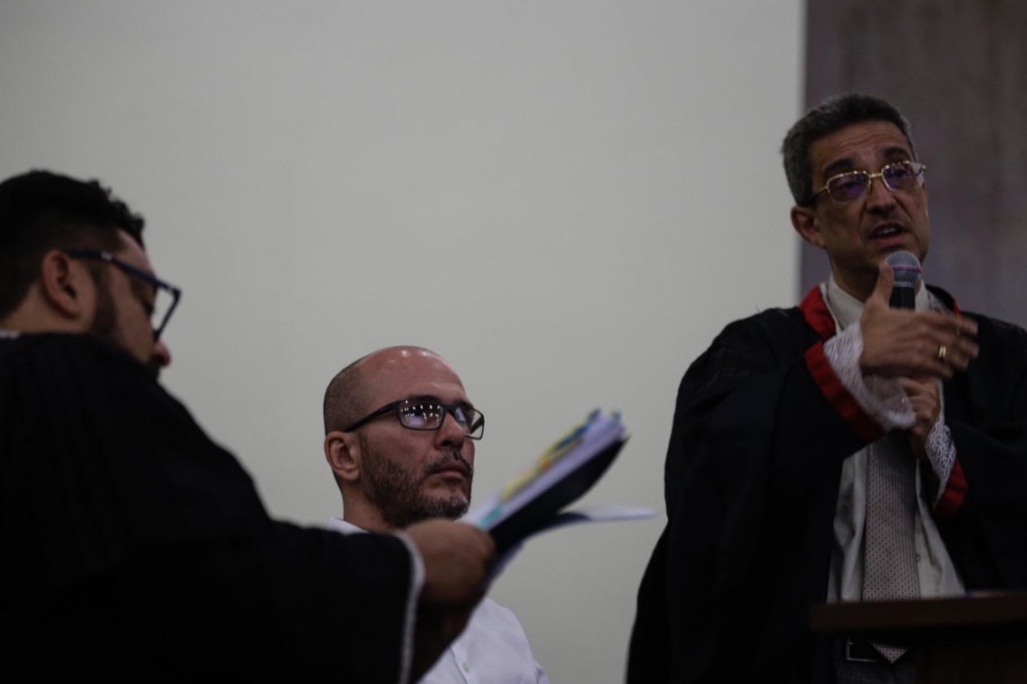 Promotor cita surto psicótico de Sotero para lamentar porte de arma do delegado