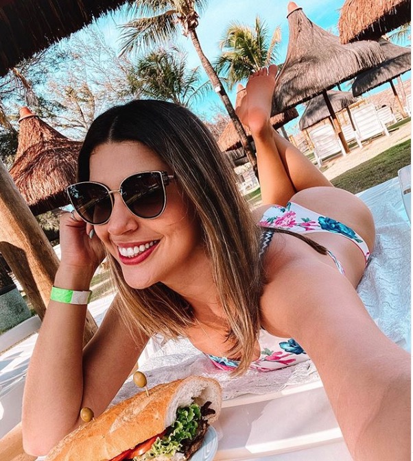 Mais magra, Vivian Amorim ostenta corpão de biquíni 