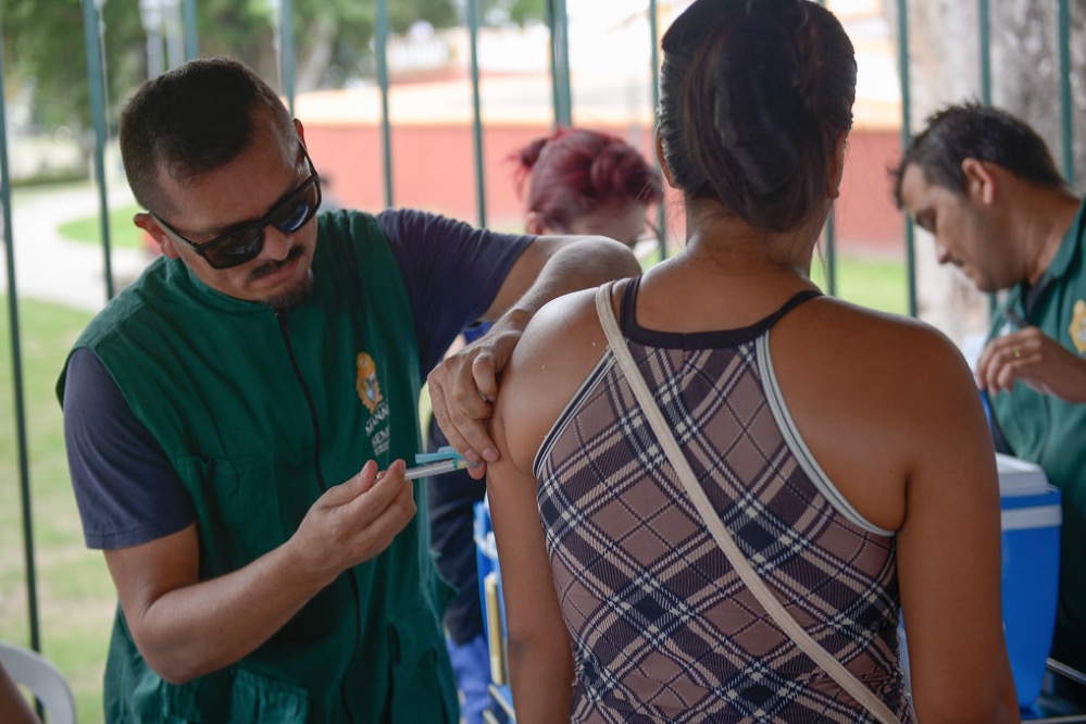 Dia 'D' de vacinação contra o sarampo tem mobilização no centro histórico de Manaus 