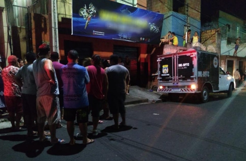 Grupo vai visitar amigo ‘sumido’ e o encontram morto dentro da própria casa em Manaus