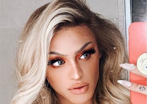 Em close à la Anitta, Pabllo Vittar rebola de fio dental e impressiona