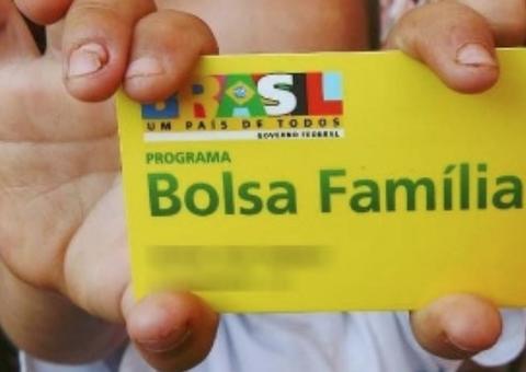 Proposta que põe Bolsa Família na Constituição avança na Câmara