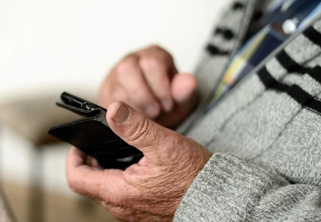 Aposentado é preso após ligar para reclamar de operadora de telefonia