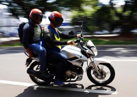 Mototaxista é morto a tiros ao deixar passageira na porta de casa em Manaus