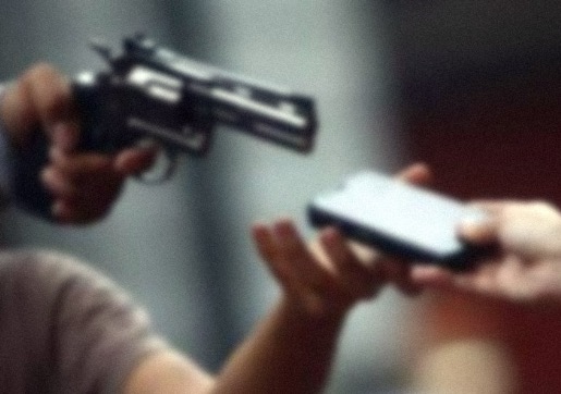 Armados, assaltantes invadem terminal e tocam terror entre vítimas em Manaus