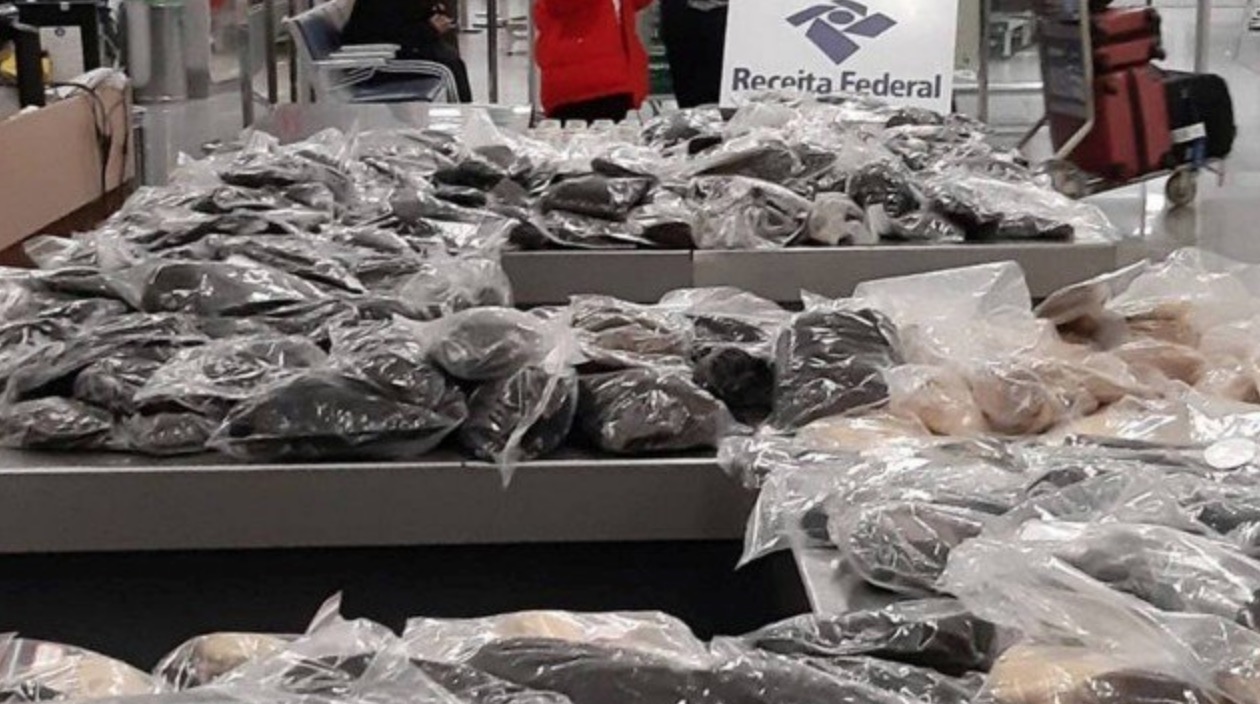 Receita apreende 95 kg de cabelo humano e sintético em aeroporto