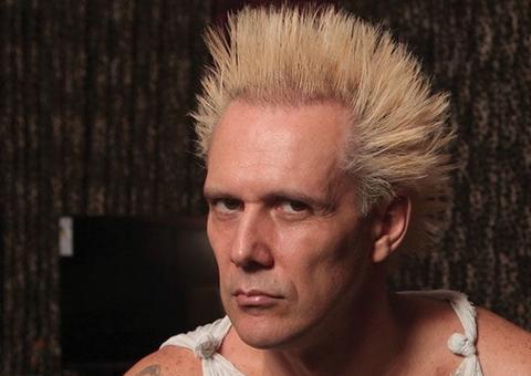 Justin Bieber surge a cara do Supla e bomba na internet