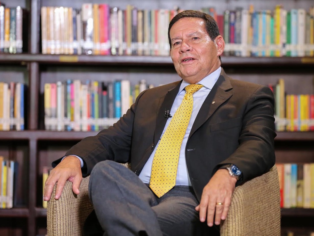 Vice-presidente general Mourão recebe Título de Cidadão do Amazonas