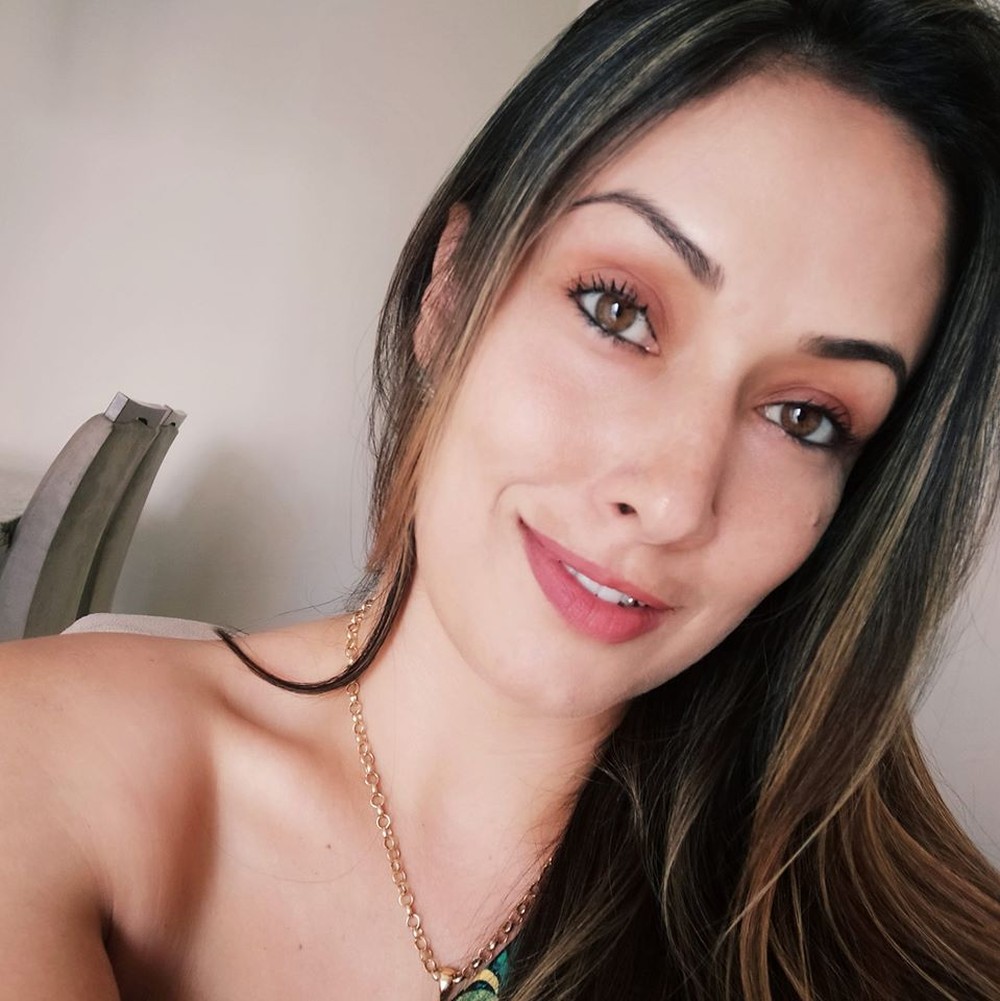 Homem mata a ex a tiros dentro de loja e depois se mata