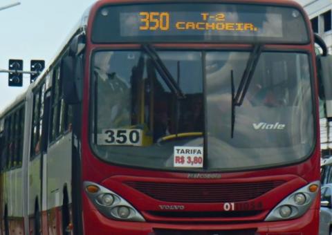 Dupla é presa ao tentar fugir em táxi após roubar passageiros de ônibus em Manaus