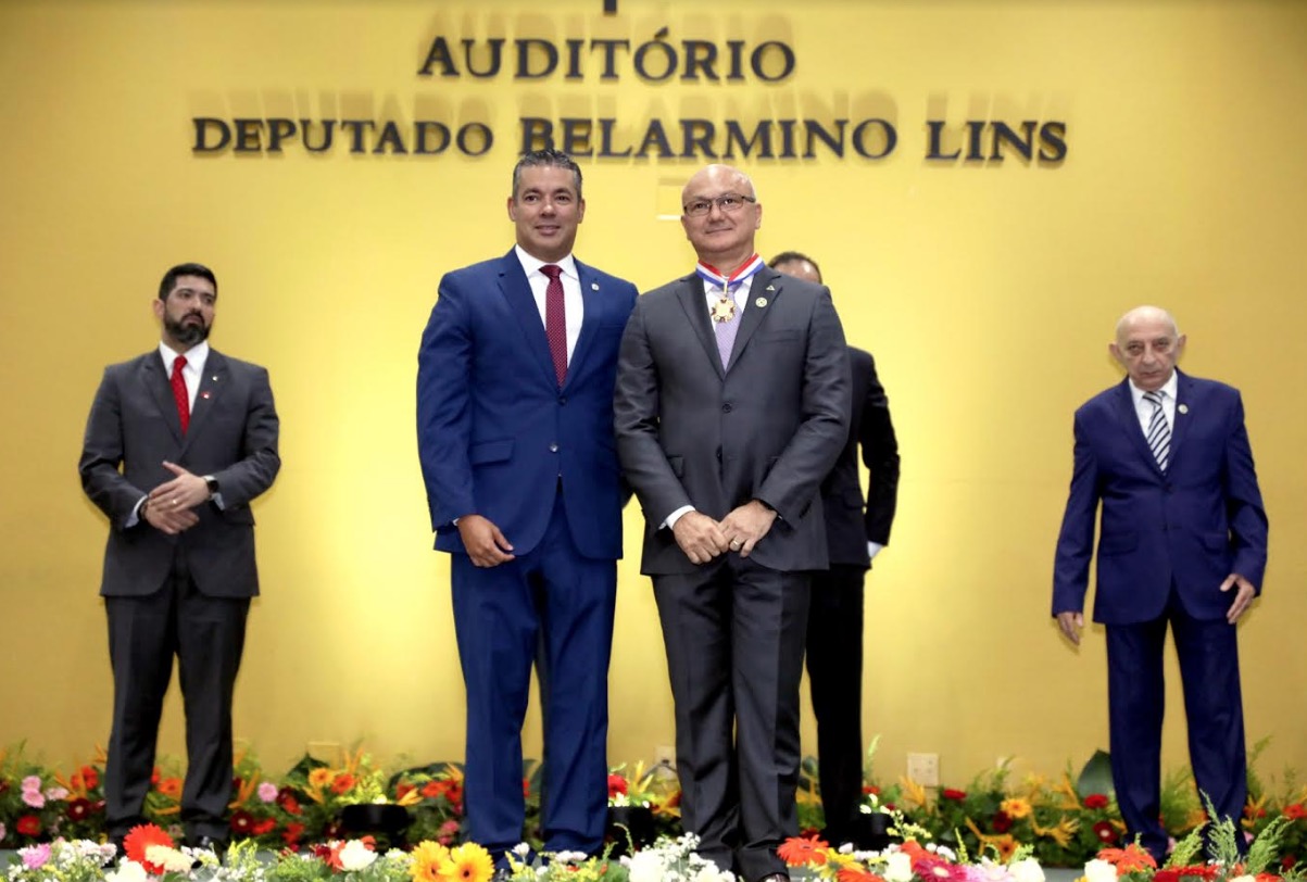 Superintendente da Suframa recebe Medalha do Mérito Legislativo na Aleam 