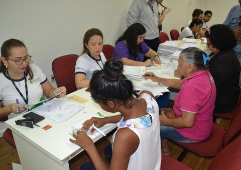 Moradores desalojados pelo Prosamim recebem indenização em Manaus