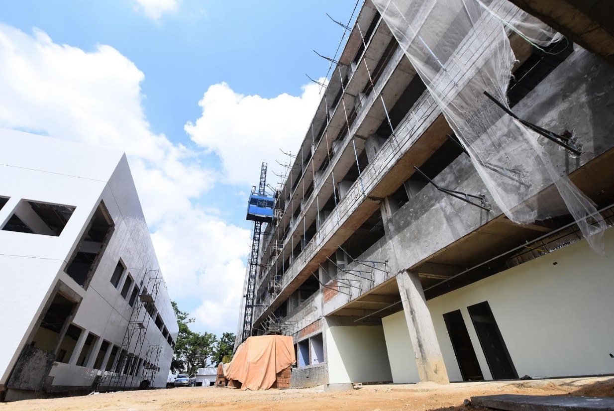 Obras do Hospital do Sangue chegam a 50% de conclusão em Manaus