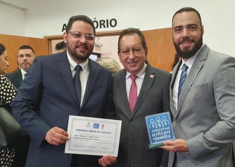 Prêmio 'Empresa Amiga da Justiça’ é entregue à Criae Design pelo TJ Amazonas