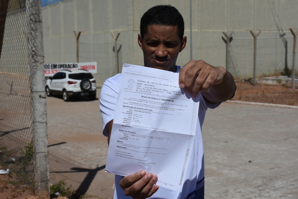 Homem fica preso por engano no lugar do irmão por mais de 2 anos